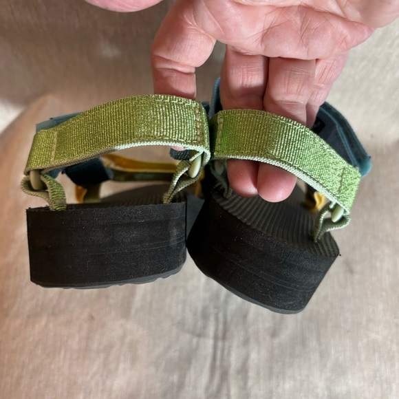 TEVA Sz 7  Universal Velcro Closure Yellow Blue Green Block Colour Sandals NWOT - Picture 7 of 9